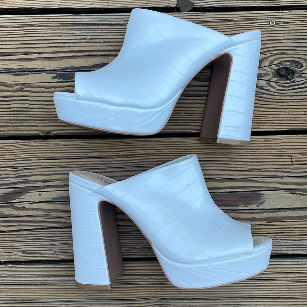 QUPID White Croc Print Platform Mules